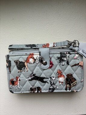 NWT!  Vera Bradley RFID Smartphone  Quilted Dog Pattern Wristlet.